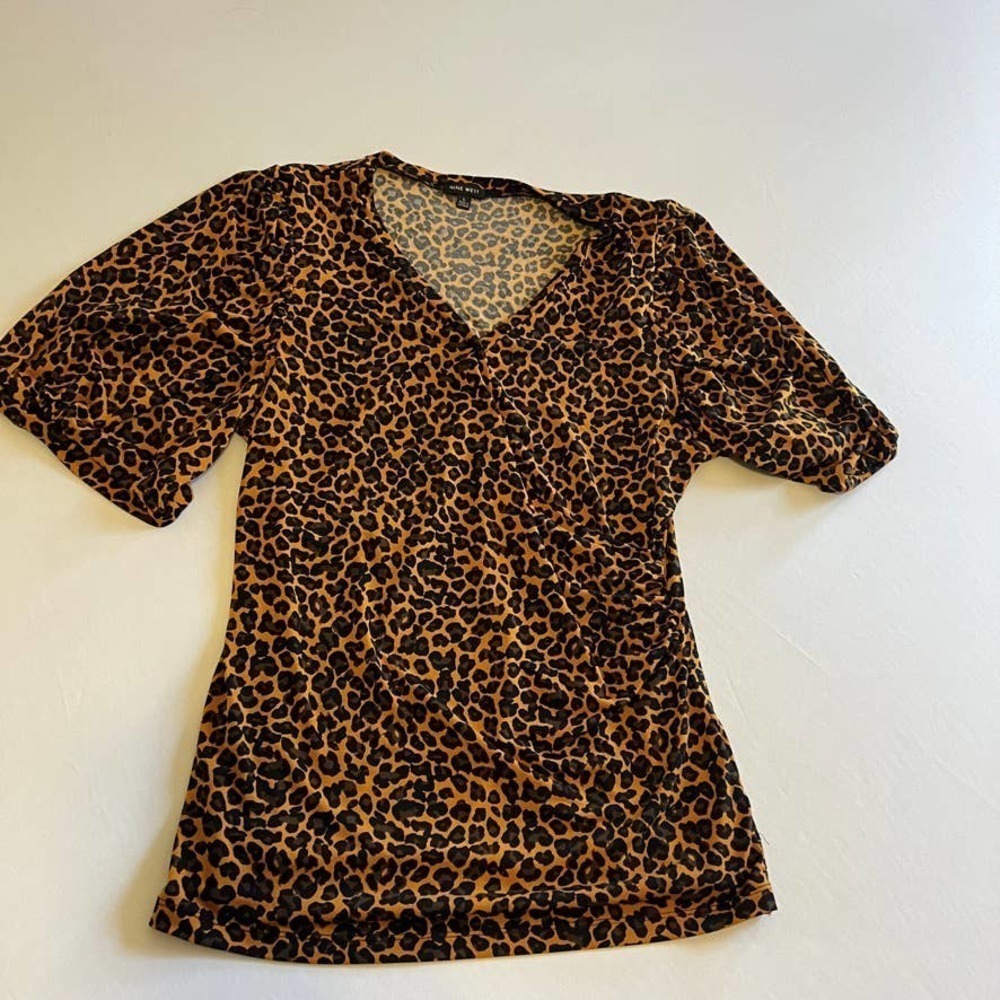 NINE West Orange Brown Animal print v-neck top L